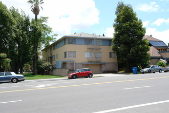 1441 San Carlos Ave in San Carlos, CA - Building Photo - Building Photo