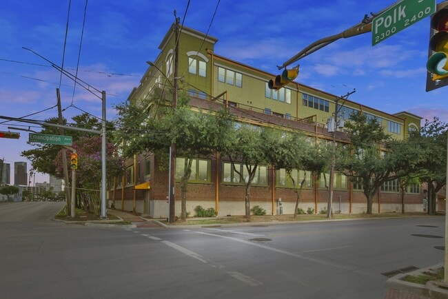 2323 Polk St in Houston, TX - Building Photo - Building Photo