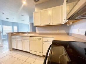 2388 Grand Central Pkwy in Orlando, FL - Building Photo - Building Photo