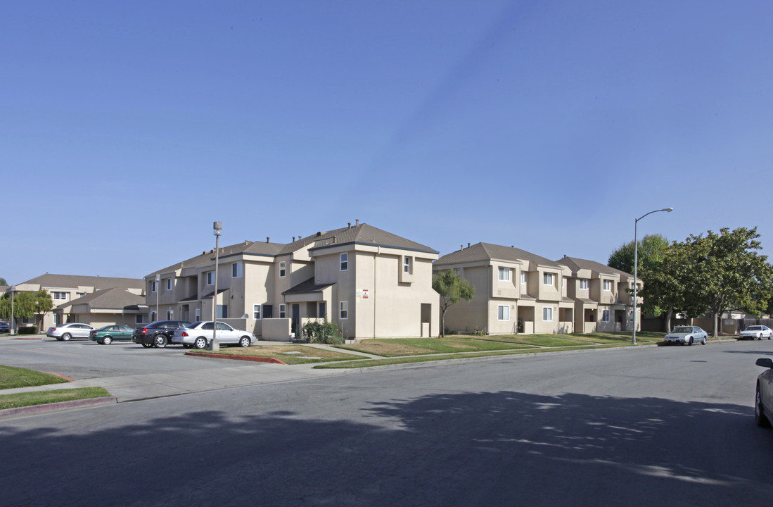 Northridge Plaza Apartments in Salinas, CA - Building Photo