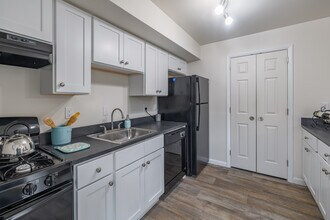 Millers Crossing in Millersville, PA - Foto de edificio - Building Photo