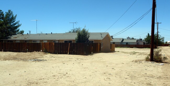 20988 Nisqually Rd in Apple Valley, CA - Building Photo - Building Photo