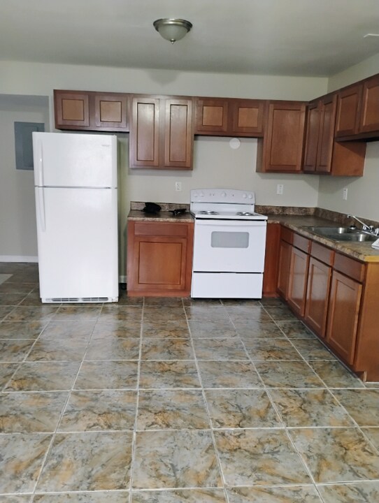 5071 Baker Blvd in Baker, LA - Building Photo