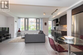 3-303 Market St. in Toronto, ON - Building Photo - Building Photo