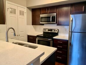 425 W 9th St, Unit 203 in Kansas City, MO - Building Photo - Building Photo