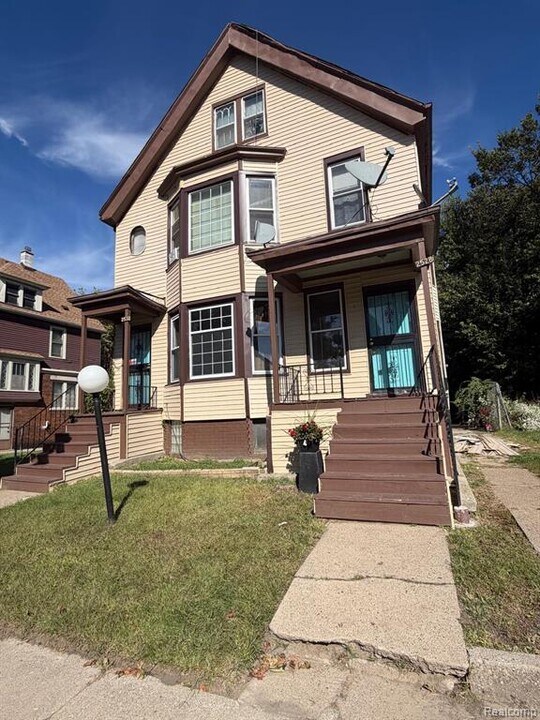 2528 Helen St in Detroit, MI - Building Photo