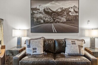 404 Adams Ranch Rd in Mountain Village, CO - Foto de edificio - Building Photo