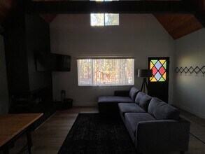 344 W Aeroplane Blvd in Big Bear, CA - Building Photo - Building Photo