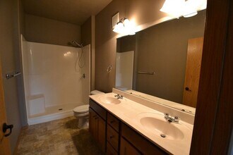 1105 E 73rd St in Sioux Falls, SD - Building Photo - Building Photo