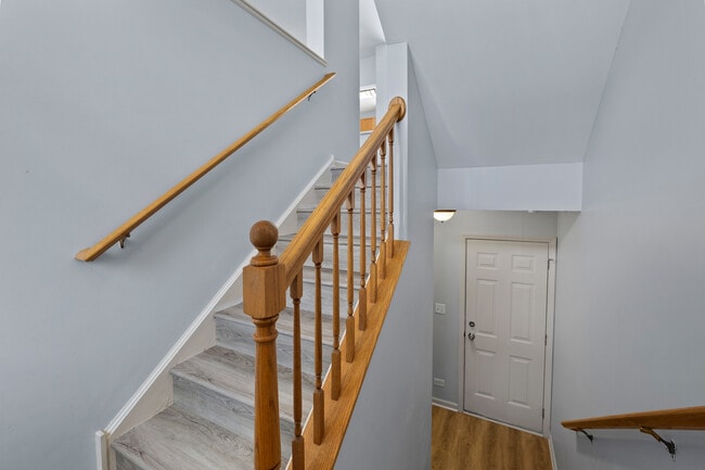 2295 Twilight Dr in Aurora, IL - Building Photo - Building Photo