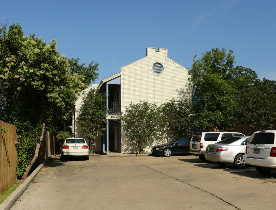 1904 Robbins Pl in Austin, TX - Building Photo