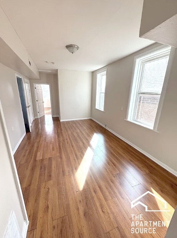 8444 S Buffalo Ave, Unit 2 in Chicago, IL - Foto de edificio - Building Photo