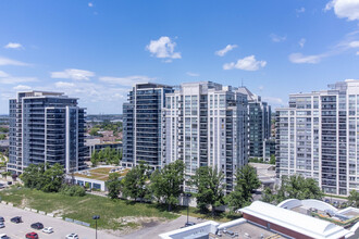 60 Disera Dr in Vaughan, ON - Building Photo - Building Photo