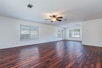 17924 Narsitin Ln in Pflugerville, TX - Building Photo - Building Photo