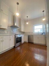 254 W Chestnut St in Kingston, NY - Building Photo - Building Photo
