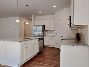 5230 Wendover Wy in Cumming, GA - Foto de edificio - Building Photo