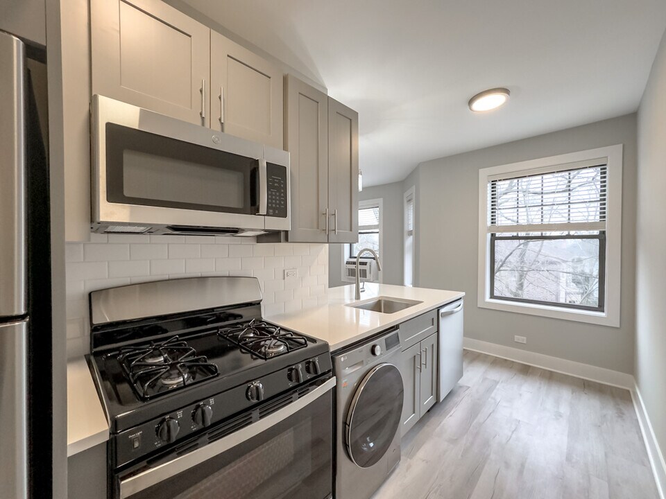 385 Hazel Ave, Unit J01W in Glencoe, IL - Foto de edificio