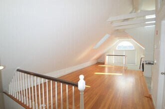 1 Dresser St, Unit 2 in Newport, RI - Building Photo - Building Photo