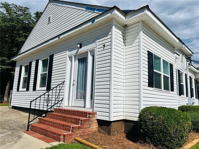 property at 7 Victory St
