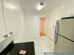 76 St Paul St in Brookline, MA - Building Photo - Building Photo