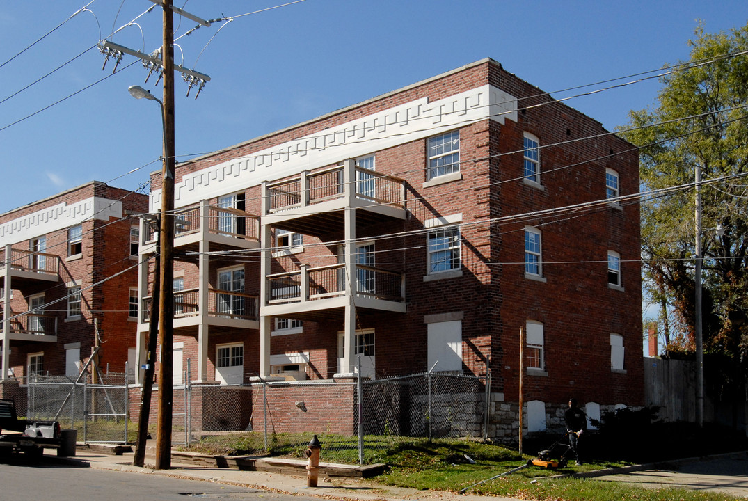 3944-3950 Walnut St in Kansas City, MO - Building Photo