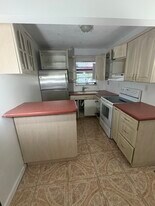 2238 Monroe St, Unit 309 in Hollywood, FL - Building Photo