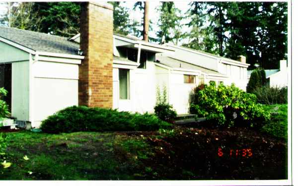 12109 Nyanza Blvd in Lakewood, WA - Foto de edificio - Building Photo