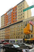 Gateway Condominium in New York, NY - Foto de edificio - Building Photo