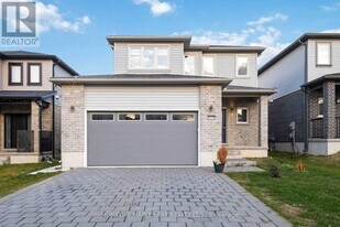 1576 Dylan St in London, ON - Building Photo