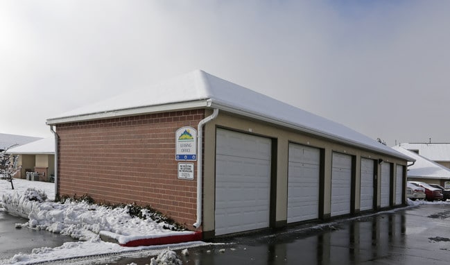 Mountain Glen Apartments in South Ogden, UT - Foto de edificio - Building Photo