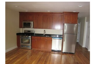57 Day St, Unit T in Boston, MA - Building Photo - Building Photo