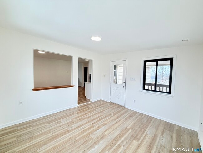 76 Highland Ct in West Haven, CT - Building Photo - Building Photo