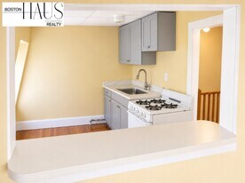 26 Inman St, Unit 3 in Cambridge, MA - Building Photo