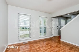215 Coachman Way in O'Fallon, MO - Building Photo - Building Photo