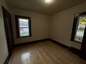 1005 S 58th St in West Allis, WI - Building Photo - Building Photo