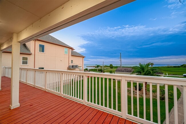 property at 510 Surf Oaks Dr