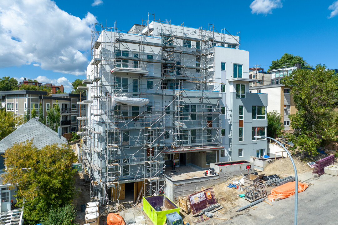 Bridgeland 5-ONE-5 in Calgary, AB - Building Photo