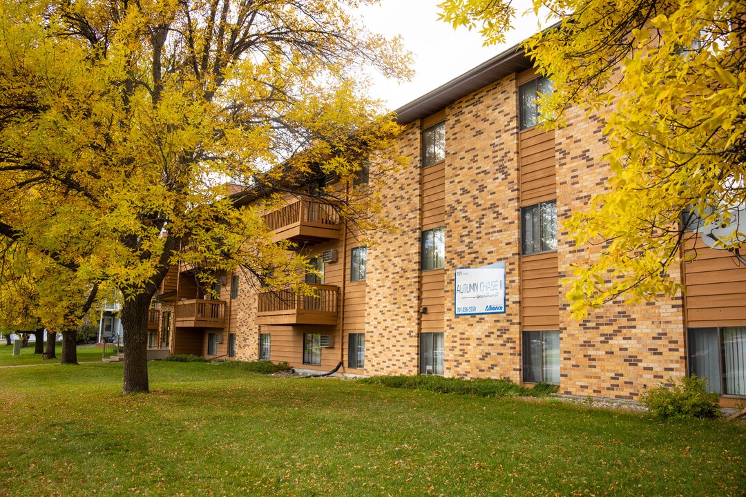 Autumn Chase in Fargo, ND - Foto de edificio