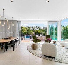 1081 W 48th St in Miami Beach, FL - Foto de edificio - Building Photo