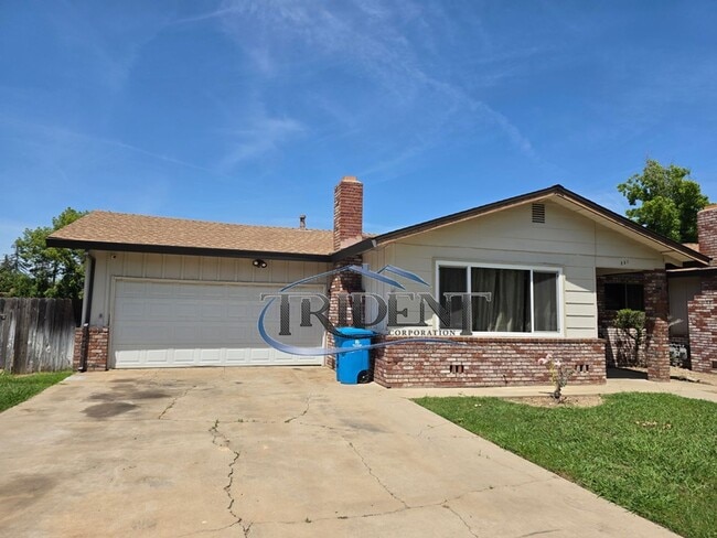 property at 231 E 18th St