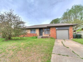 721 E Bouse Dr in Midwest City, OK - Building Photo - Building Photo