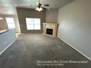 12016 SW 10th St in Yukon, OK - Building Photo - Building Photo