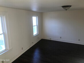 1001 19th St in Watervliet, NY - Building Photo - Building Photo