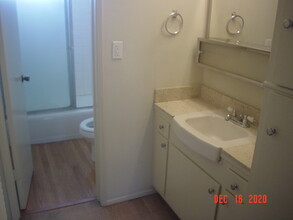 2238 Barton Ln, Unit Apt 1 in Montrose, CA - Building Photo - Building Photo