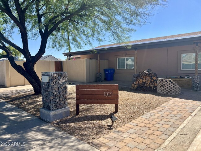 property at 1321 E Weldon Ave