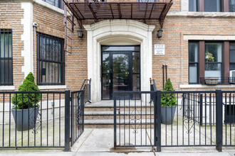 16 Maujer St in Brooklyn, NY - Building Photo - Building Photo