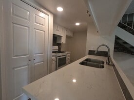 2603 Sextant Ave, Unit 2603 in Port Hueneme, CA - Building Photo