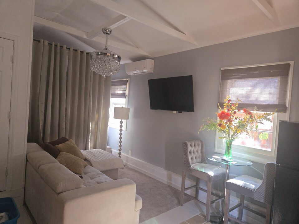 417 41st Ave S, Unit Happy Hideaway in St. Petersburg, FL - Foto de edificio
