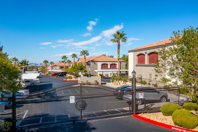 Horizons at Seven Hills in Henderson, NV - Building Photo - Building Photo