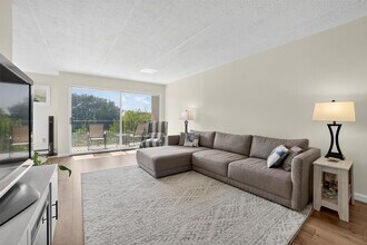 130 Colonial Pkwy in Yonkers, NY - Building Photo - Building Photo